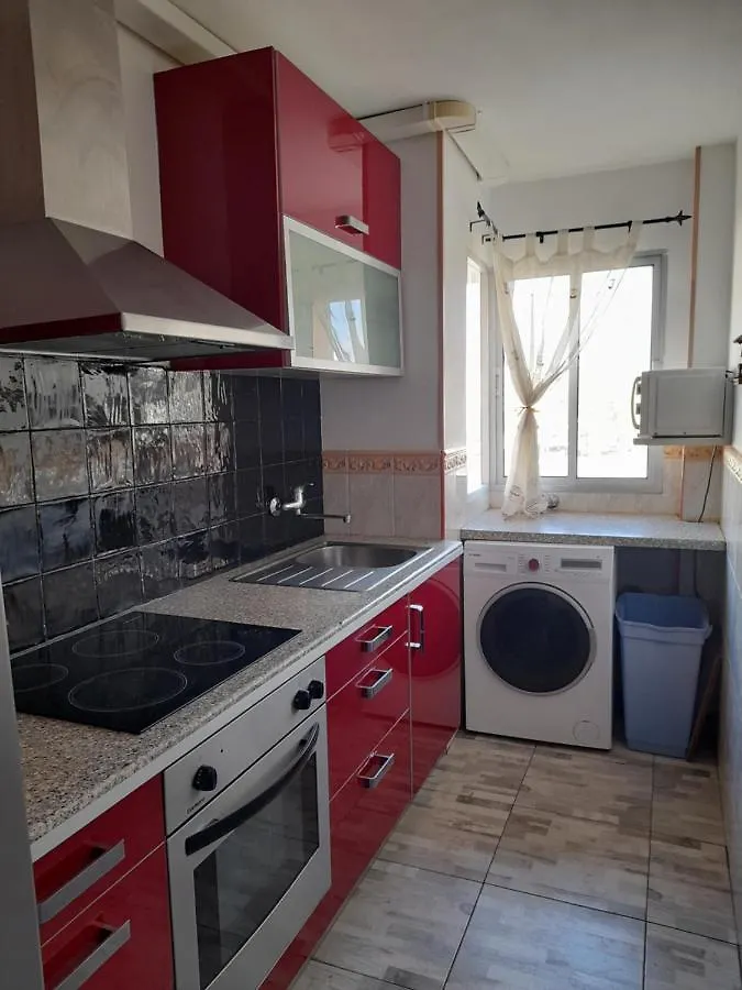 Apartamento En サロウ 0*,