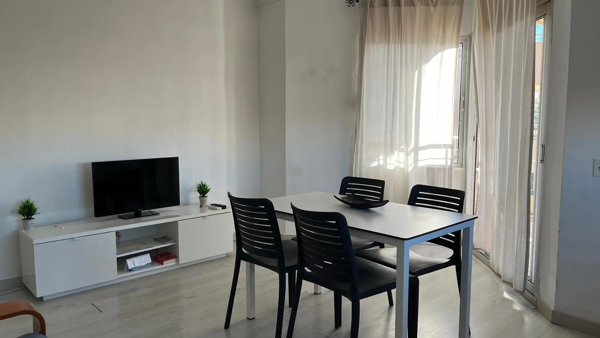 アパート Apartamento En サロウ